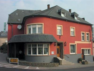 Hotel Restaurant Braas Esch-sur-Sûre Servicios foto